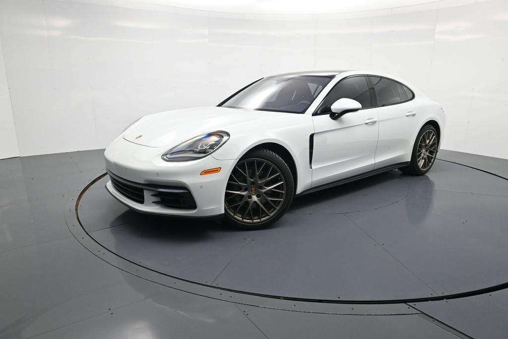 2018 Porsche Panamera 4S's photo