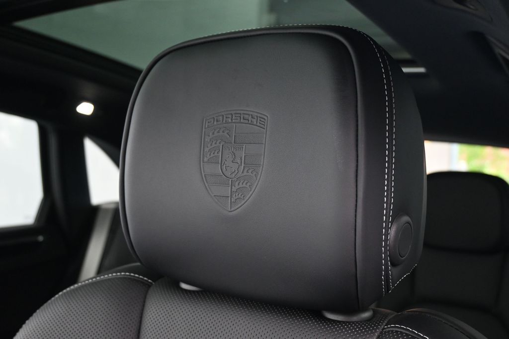 2026 Porsche Macan S - Photo 17