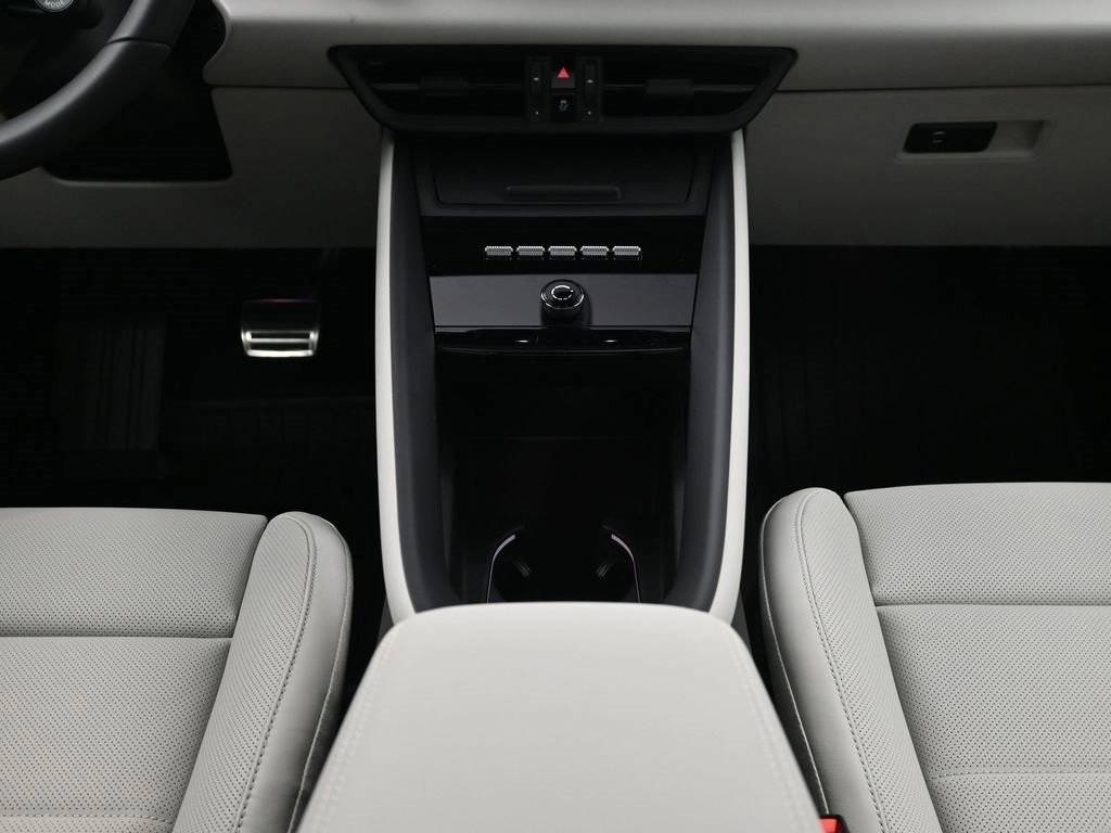 2026 Porsche Macan Base - Photo 16