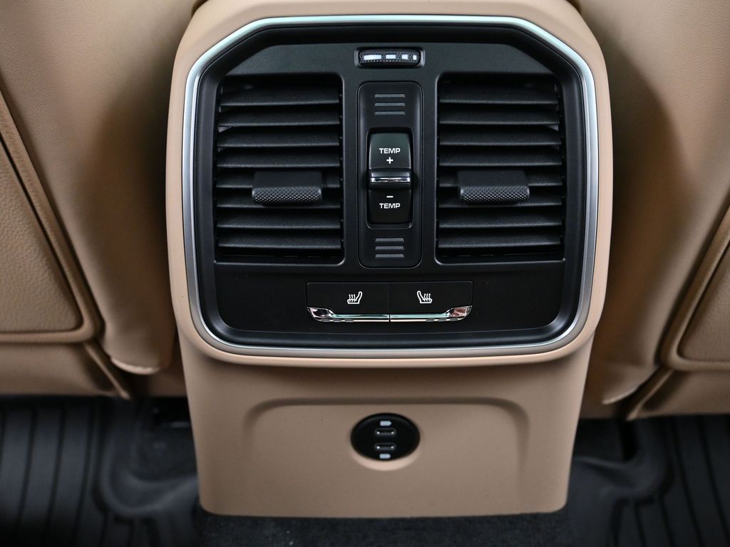 2026 Porsche Macan Base - Photo 8