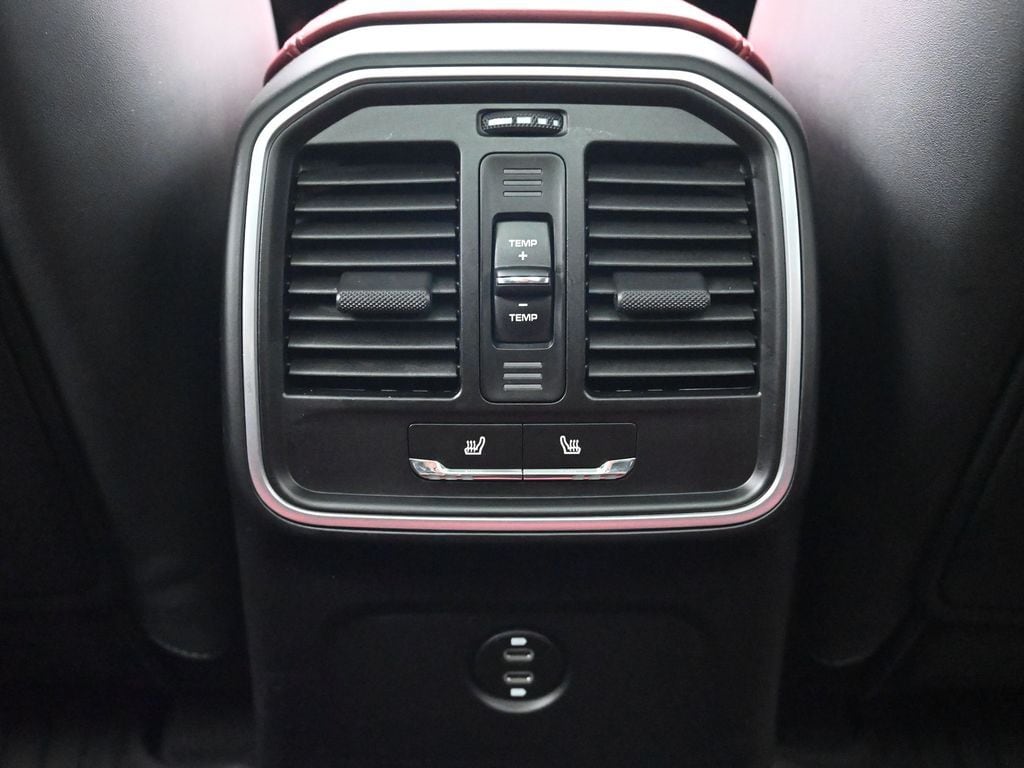 2026 Porsche Macan Base - Photo 8