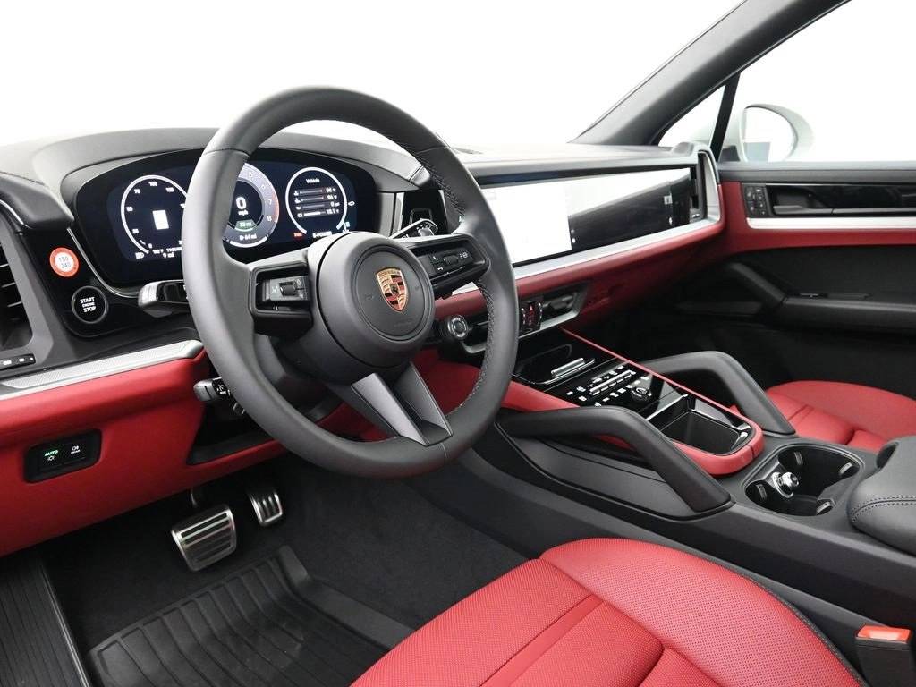 2025 Porsche Cayenne E-Hybrid S photo 4