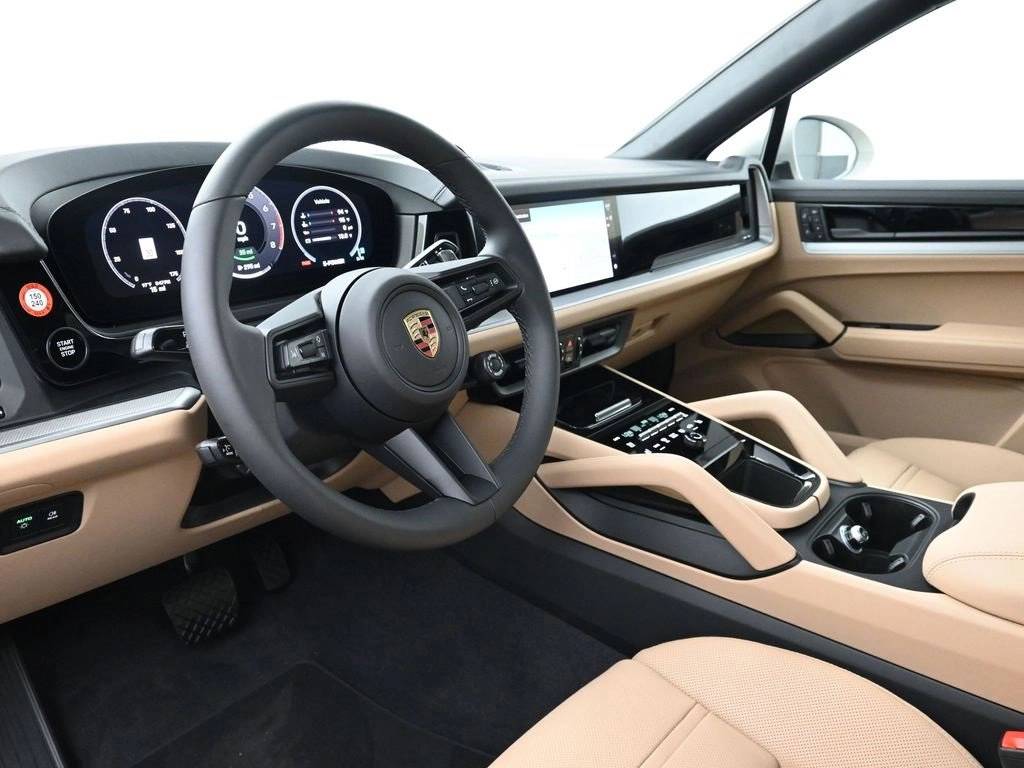 2025 Porsche Cayenne E-Hybrid Coupe photo 4