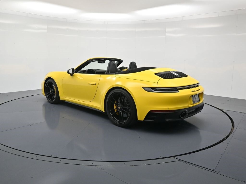 2022 Porsche 911 GTS Cabriolet photo 3