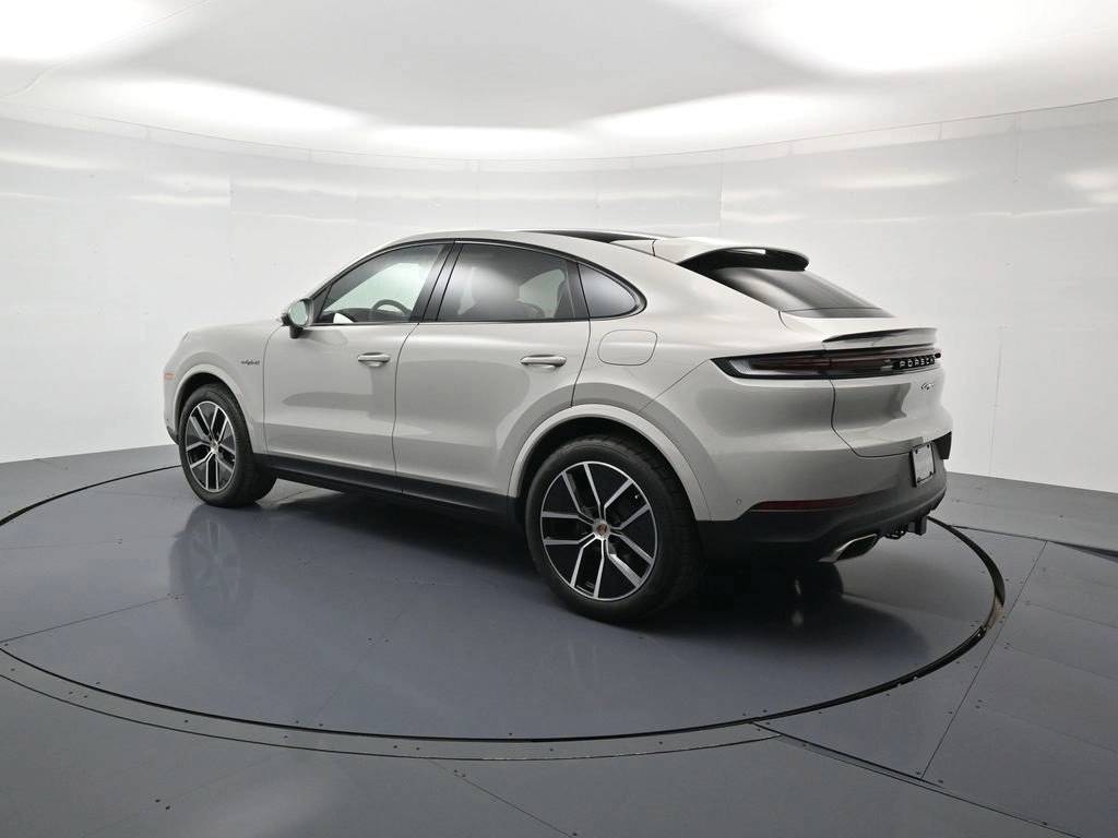 2025 Porsche Cayenne E-Hybrid Coupe photo 3