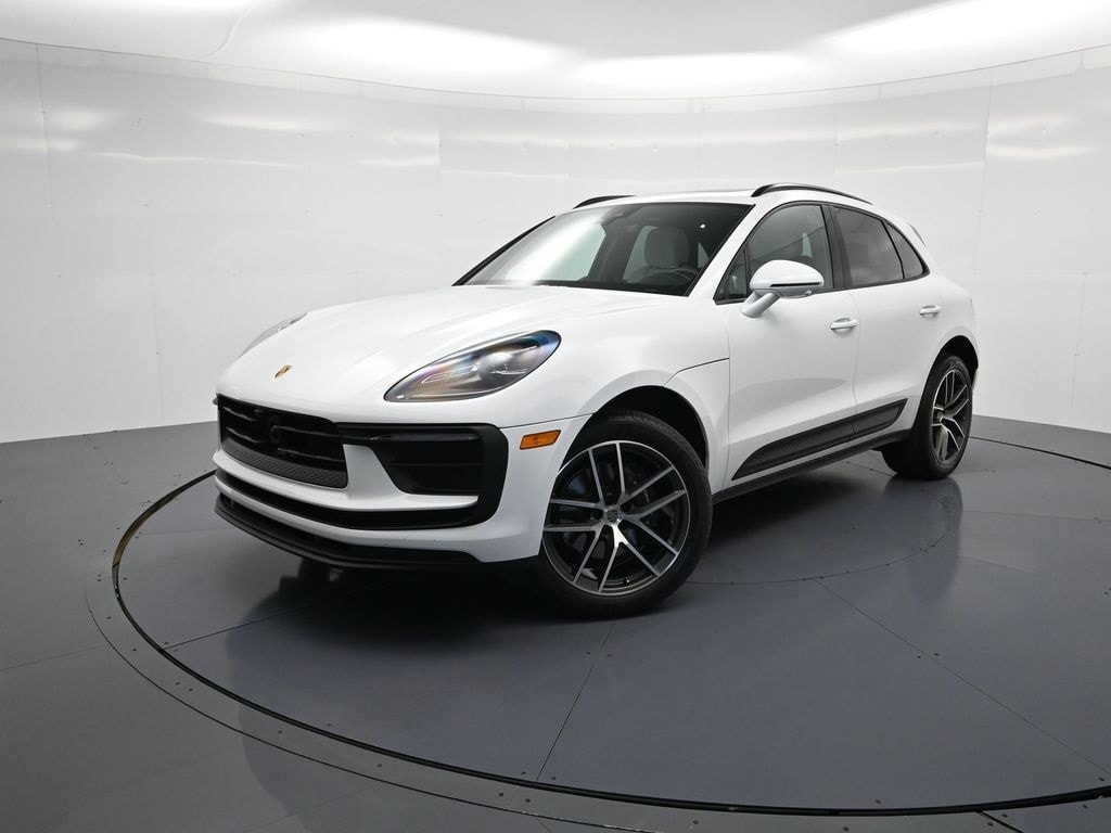 2025 Porsche Macan T's photo