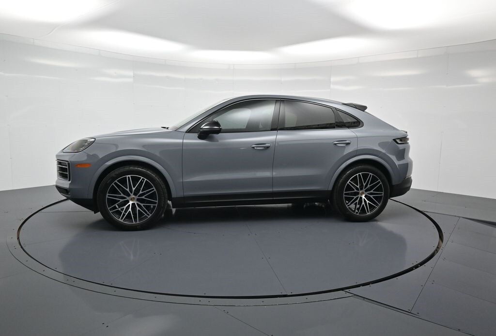 2024 Porsche Cayenne Coupe photo 2