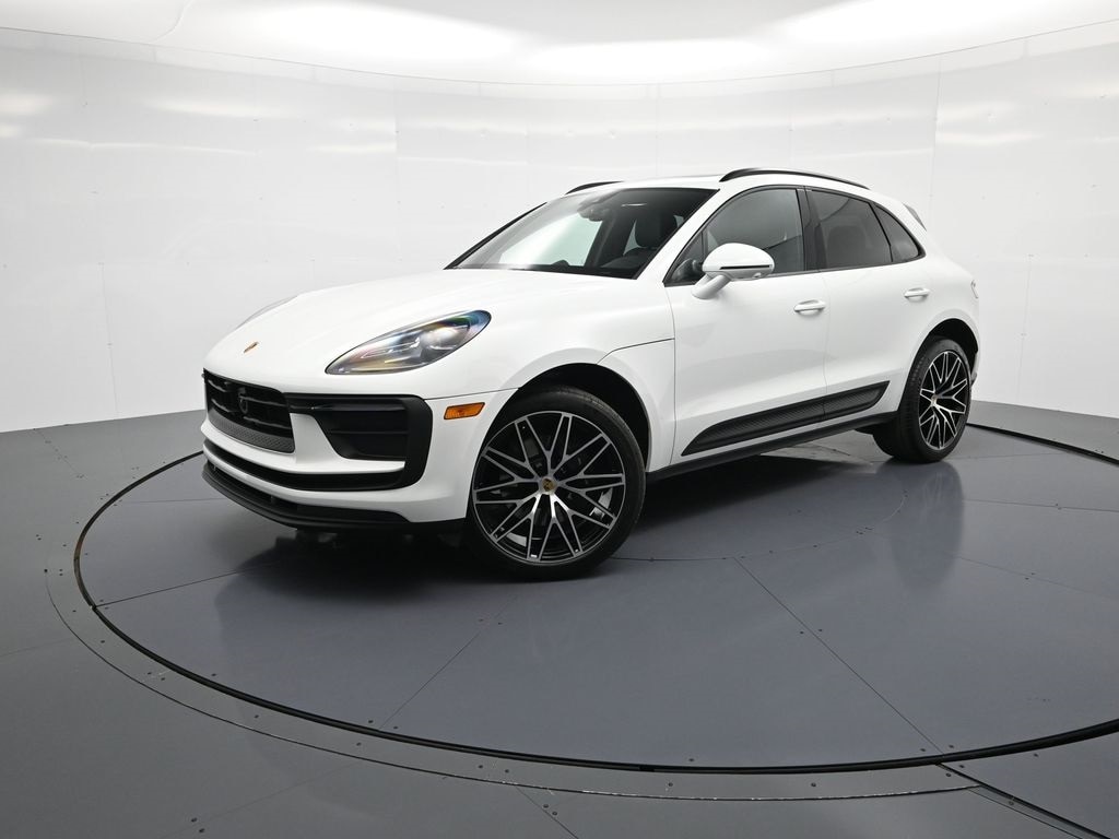 2026 Porsche Macan Base