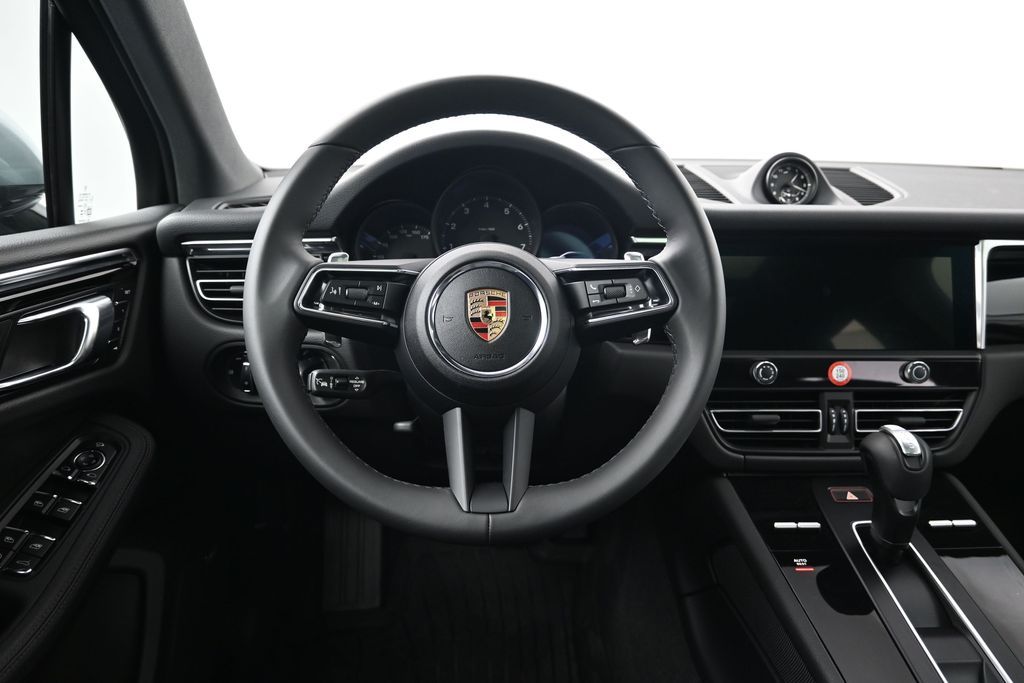 2025 Porsche Macan Base - Photo 13