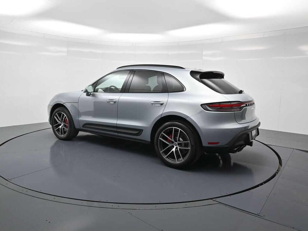2025 Porsche Macan S photo 3