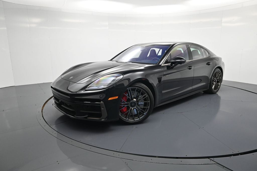 2025 Porsche Panamera Turbo E-Hybrid's photo