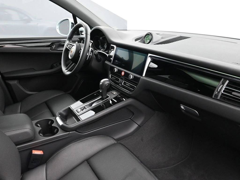 2025 Porsche Macan Base - Photo 14