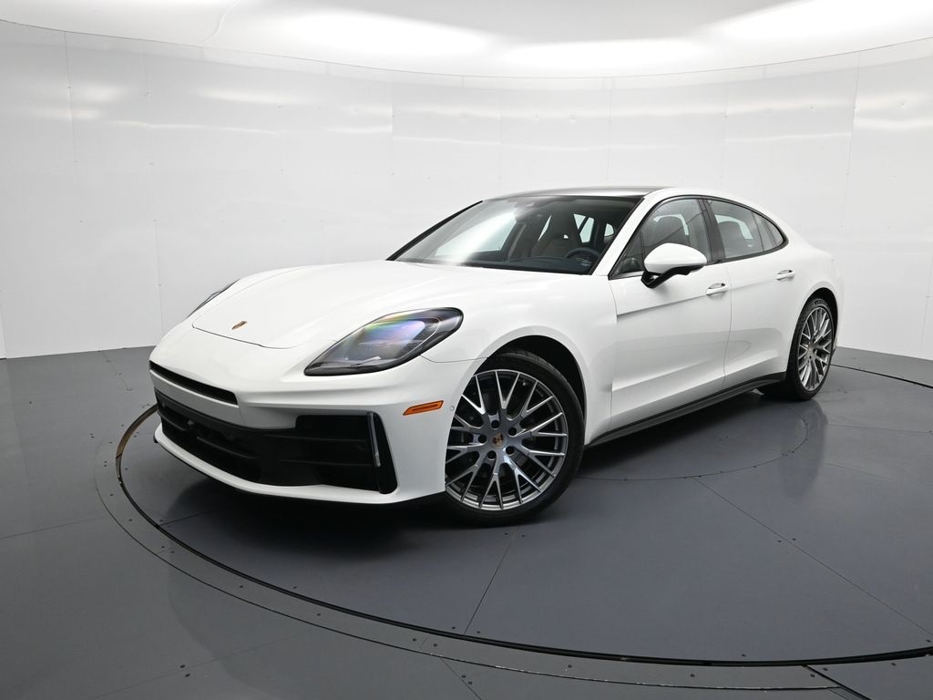 2025 Porsche Panamera Base's photo
