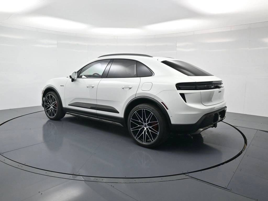 2025 Porsche Macan Electric Turbo photo 3