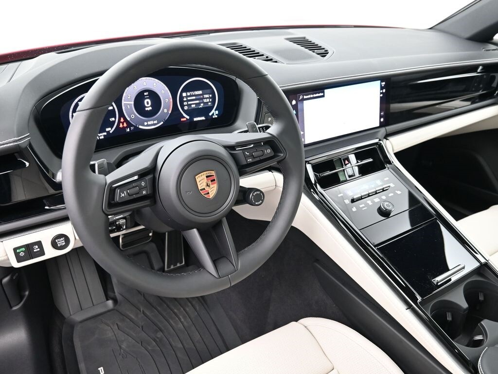 2025 Porsche Panamera 4 photo 4