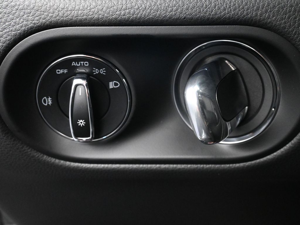 2026 Porsche Macan S - Photo 23