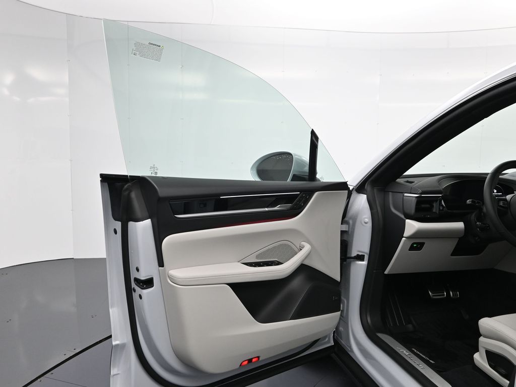 2026 Porsche Macan Base - Photo 16