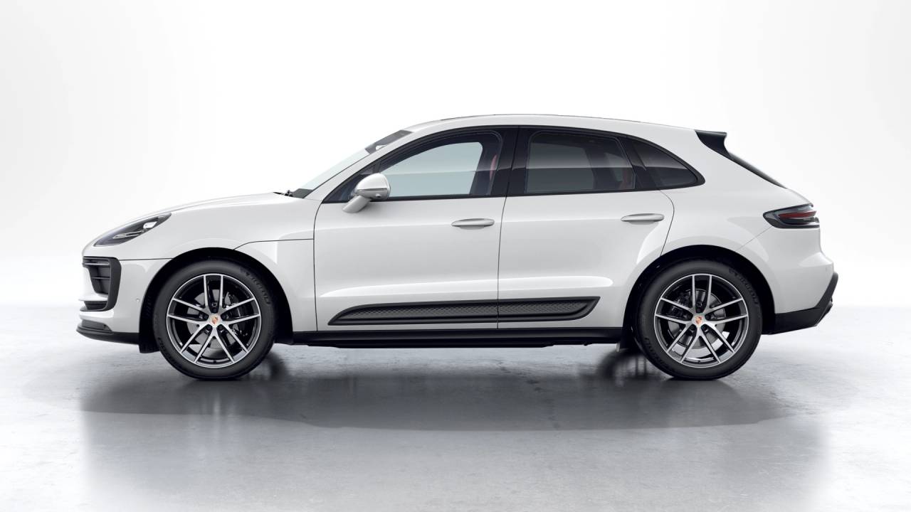 2026 Porsche Macan T photo 2
