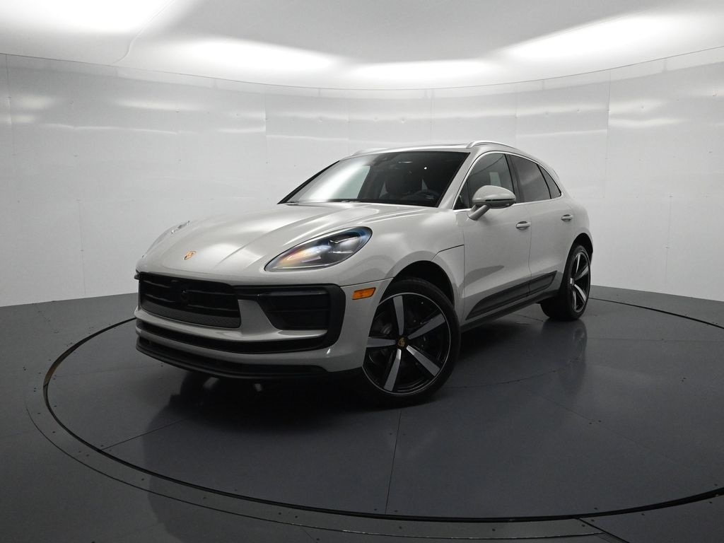 2026 Porsche Macan Base