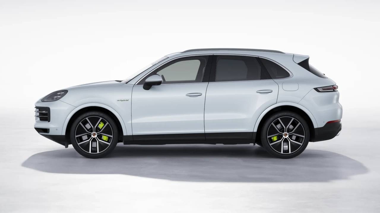 2026 Porsche Cayenne E-Hybrid photo 2