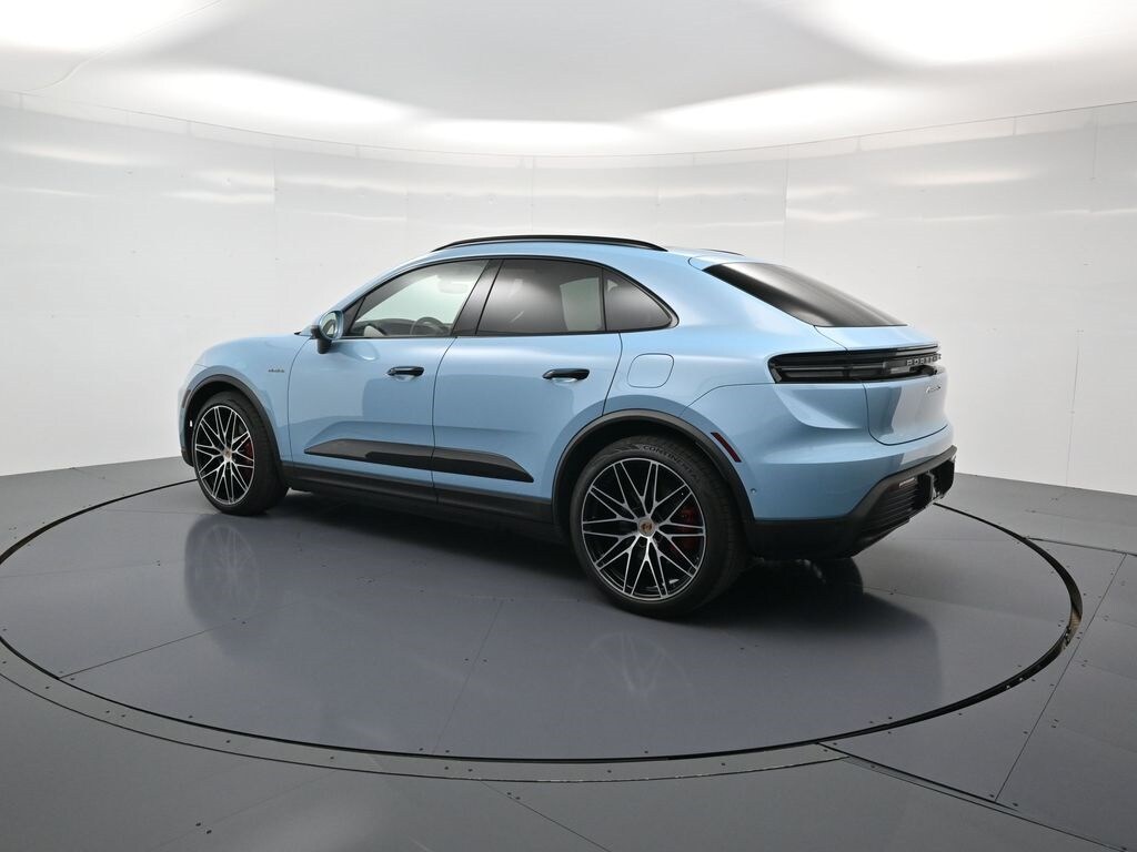 2025 Porsche Macan Electric photo 3
