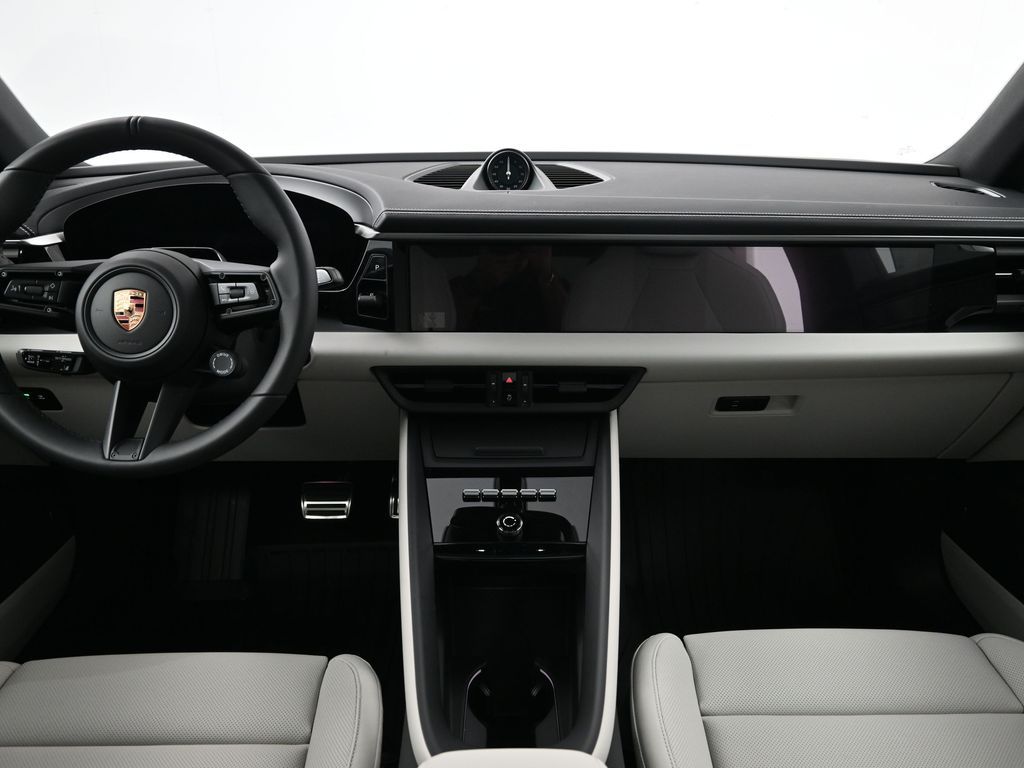 2026 Porsche Macan Base - Photo 9