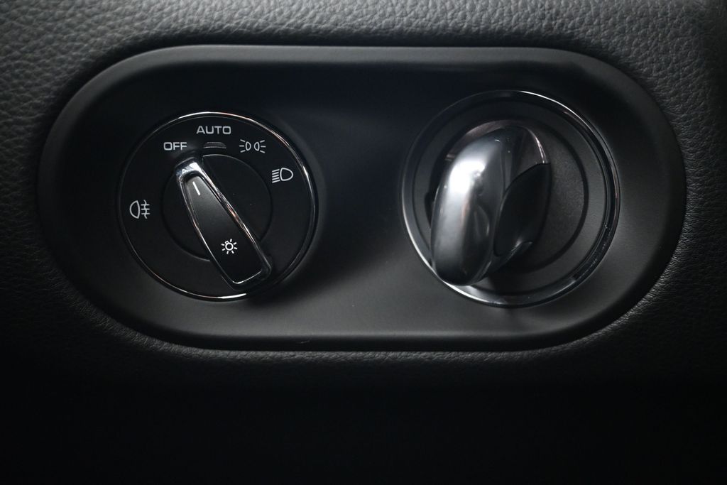 2025 Porsche Macan Base - Photo 22