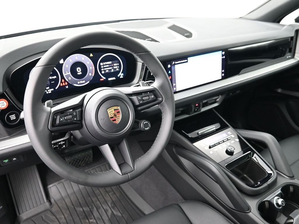 2025 Porsche Cayenne photo 4
