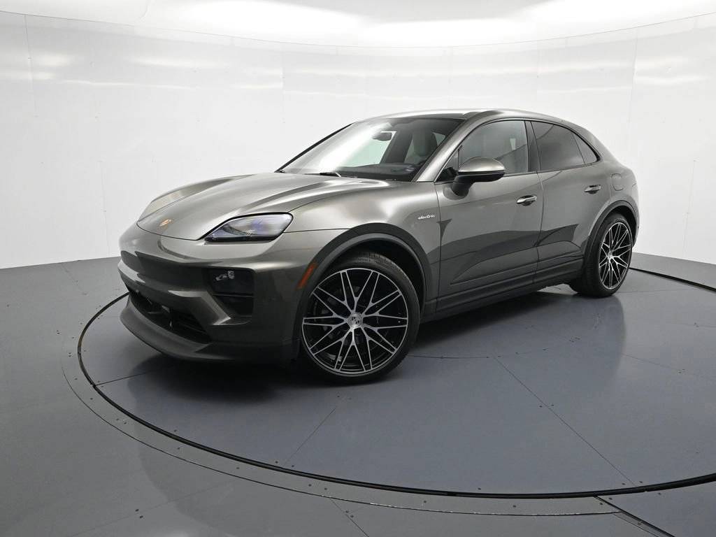 2026 Porsche Macan Base