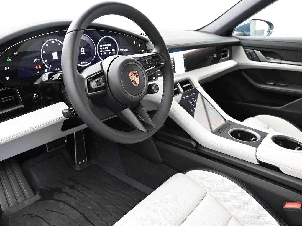 2026 Porsche Taycan 4S photo 4