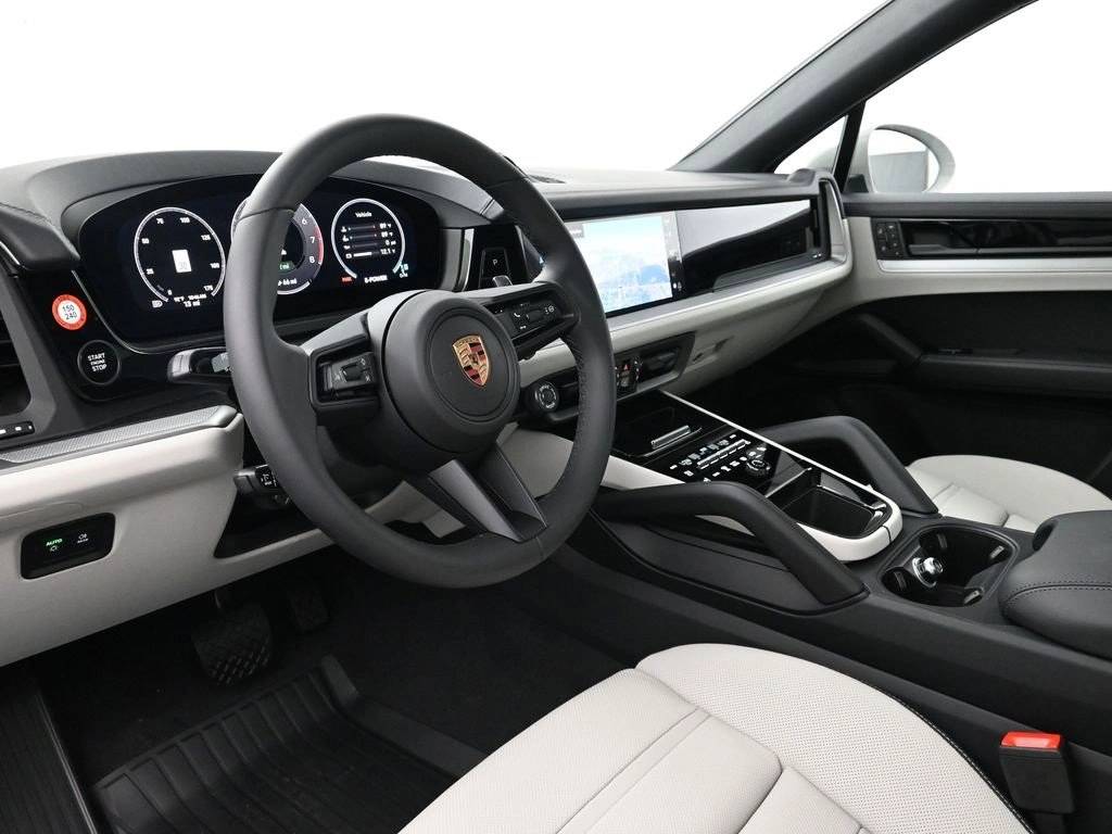 2025 Porsche Cayenne E-Hybrid Coupe photo 4