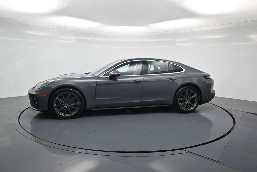 2026 Porsche Panamera 4 photo 2