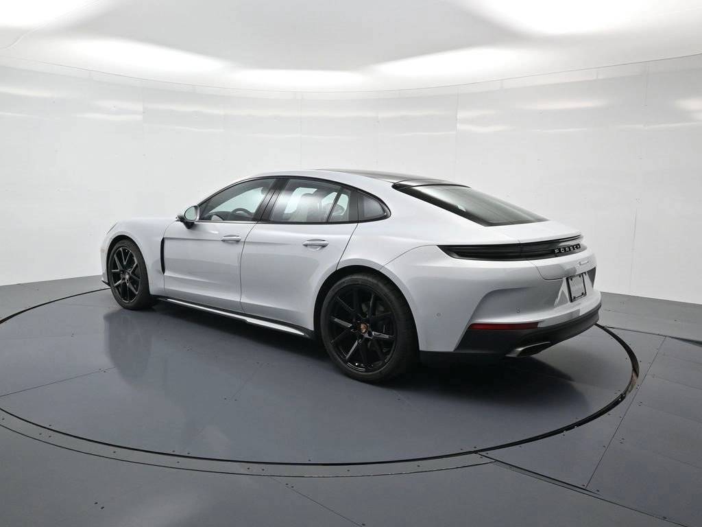 2025 Porsche Panamera 4 photo 3