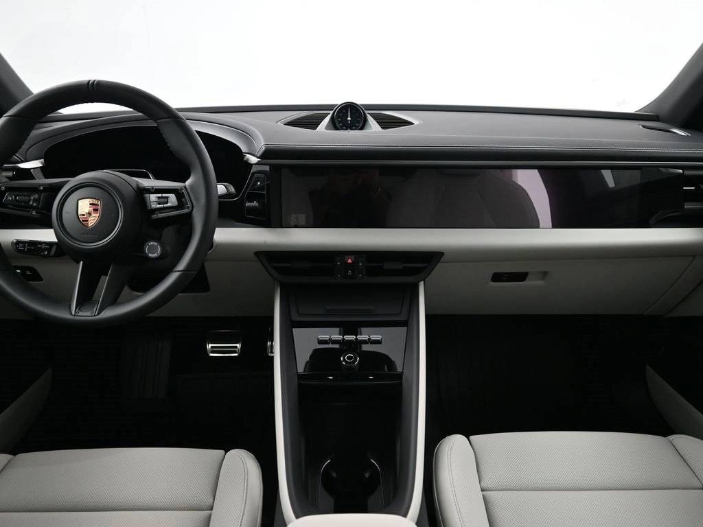 2026 Porsche Macan Base - Photo 15