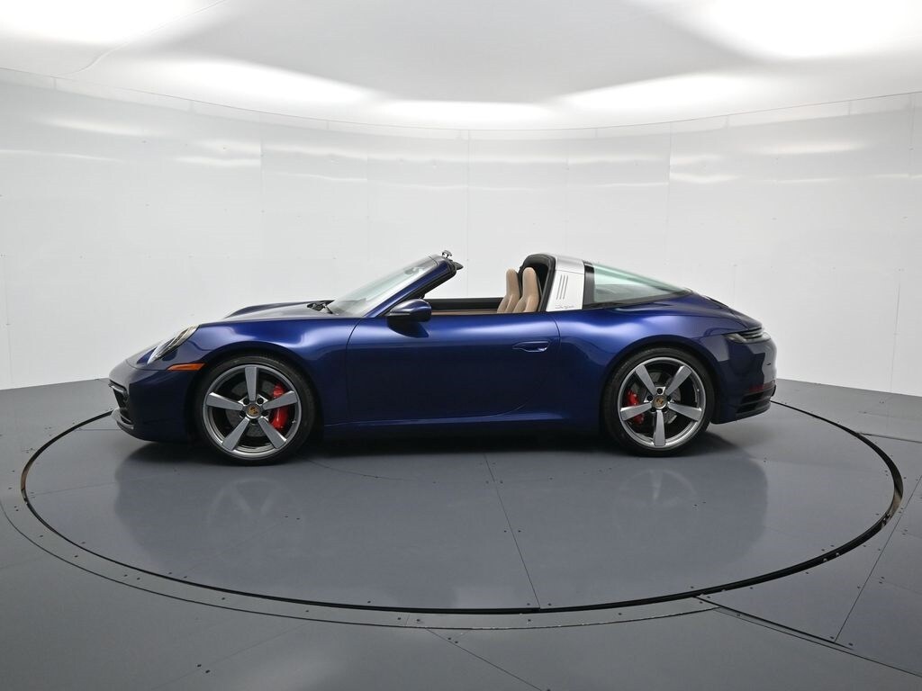 2024 Porsche 911 Targa 4S photo 2