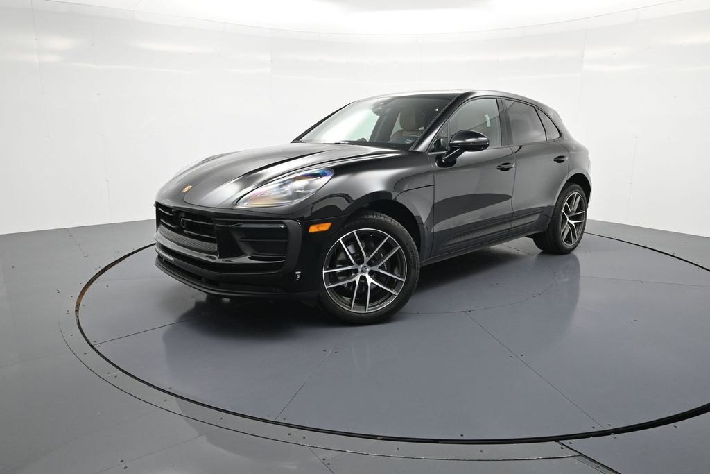 2026 Porsche Macan -'s photo