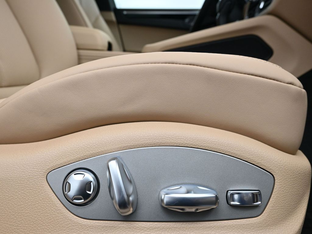 2026 Porsche Macan Base - Photo 15