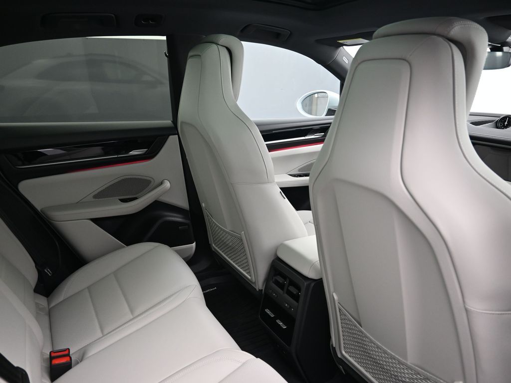 2026 Porsche Macan Base - Photo 7