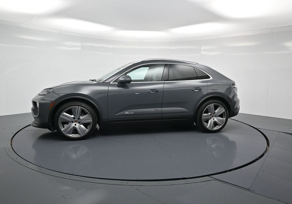 2025 Porsche Macan Electric photo 2