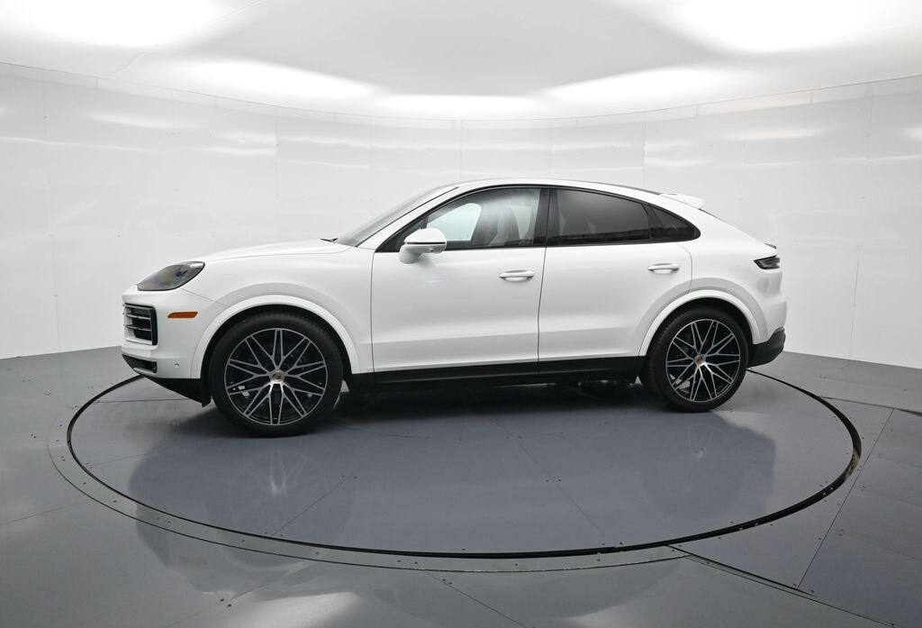 2025 Porsche Cayenne Coupe photo 2