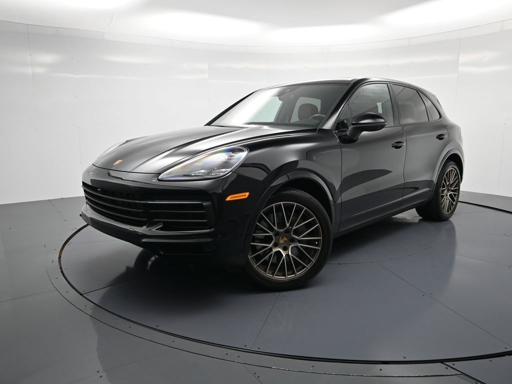 2023 Porsche Cayenne Platinum Edition's photo
