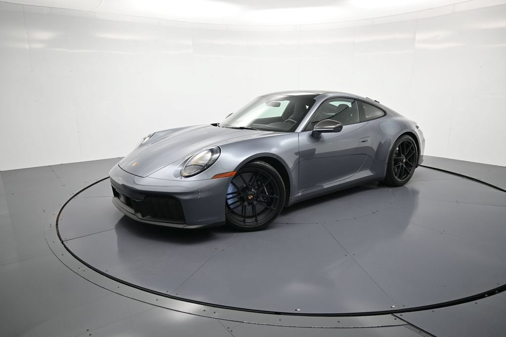 2025 Porsche 911 Carrera 4 GTS