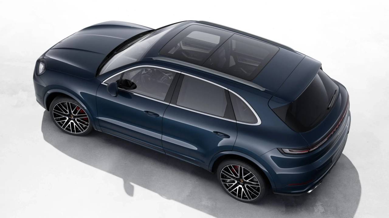 2026 Porsche Cayenne S photo 3