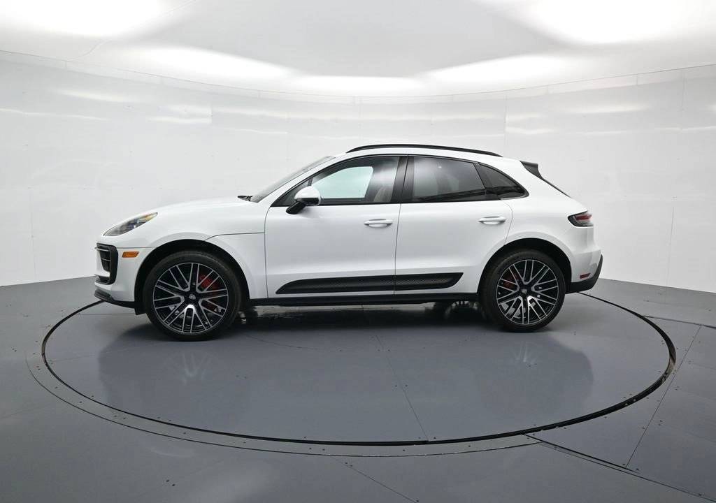 2025 Porsche Macan S photo 2