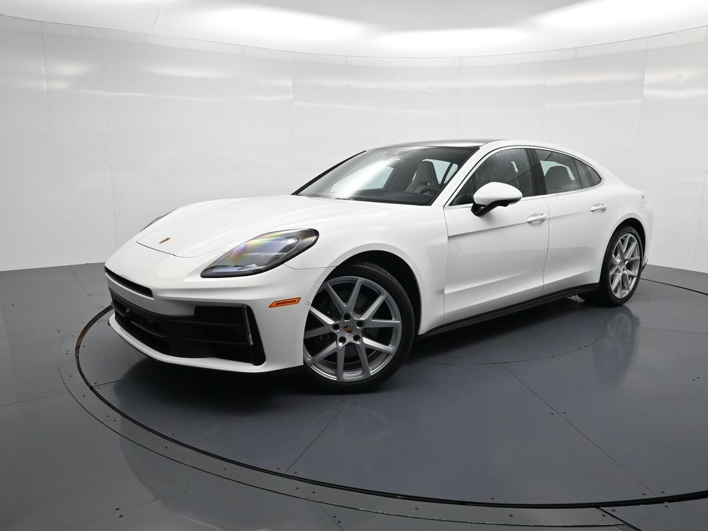 2026 Porsche Panamera 4's photo