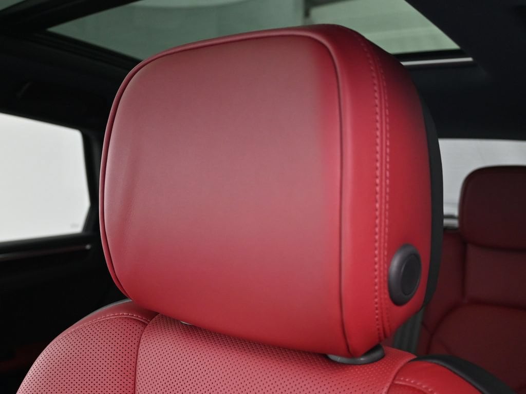 2026 Porsche Macan Base - Photo 20