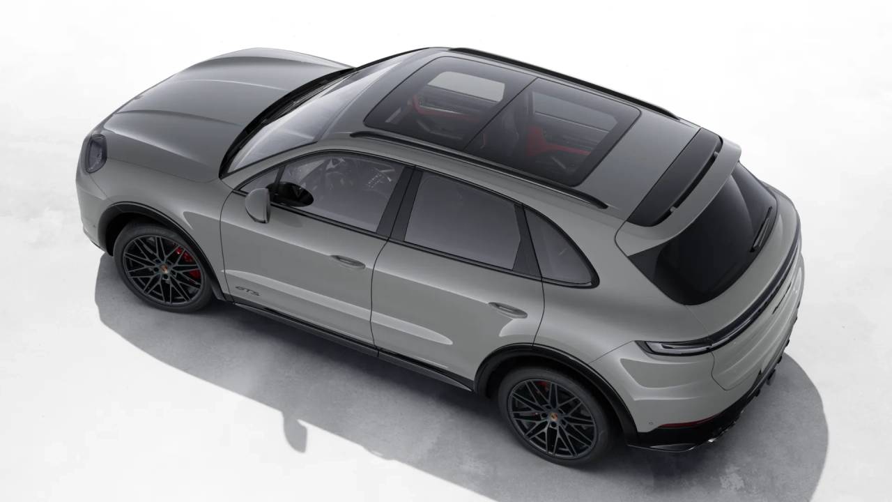 2026 Porsche Cayenne GTS photo 4
