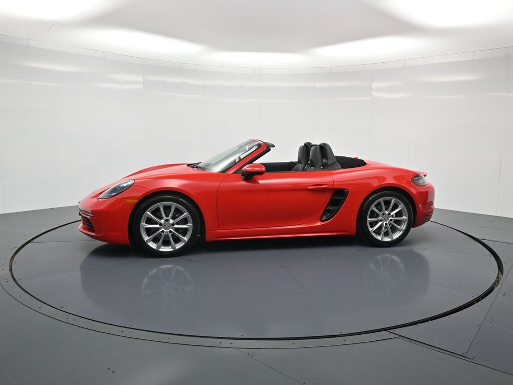 2024 Porsche Boxster photo 2