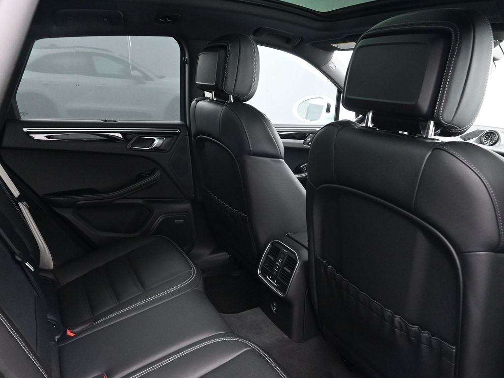 2026 Porsche Macan S - Photo 7