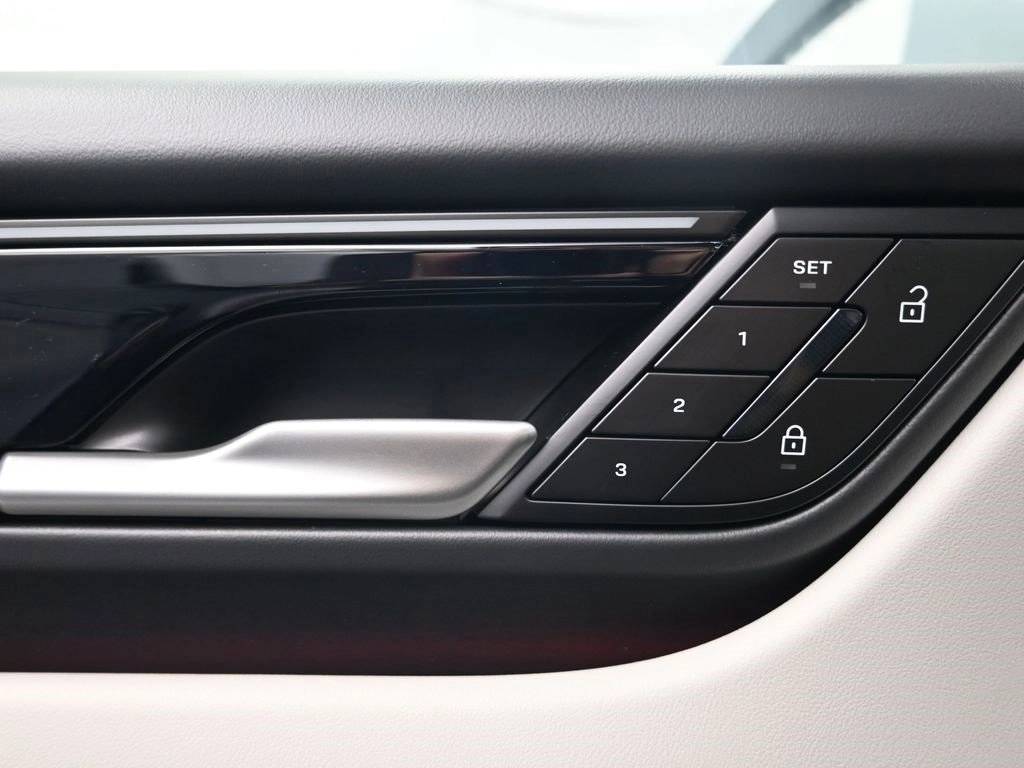 2026 Porsche Macan Base - Photo 29